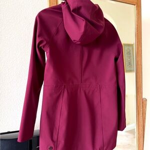 Lululemon glyde along weather proof rain coat